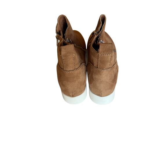 Soda Taylor Wedge Sneaker Size 9 - Picture 3 of 5